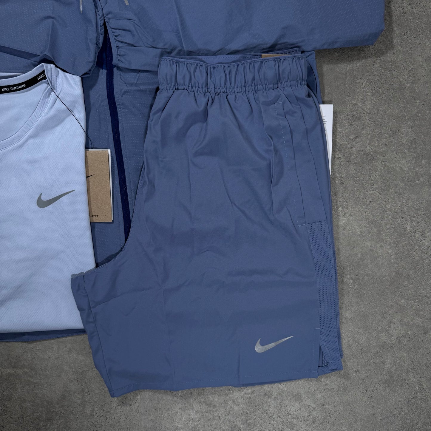 NIKE CHALLENGER SHORTS 7INCH (INDIGO)