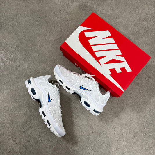 NIKE AIR MAX PLUS (WHITE/BLUE)