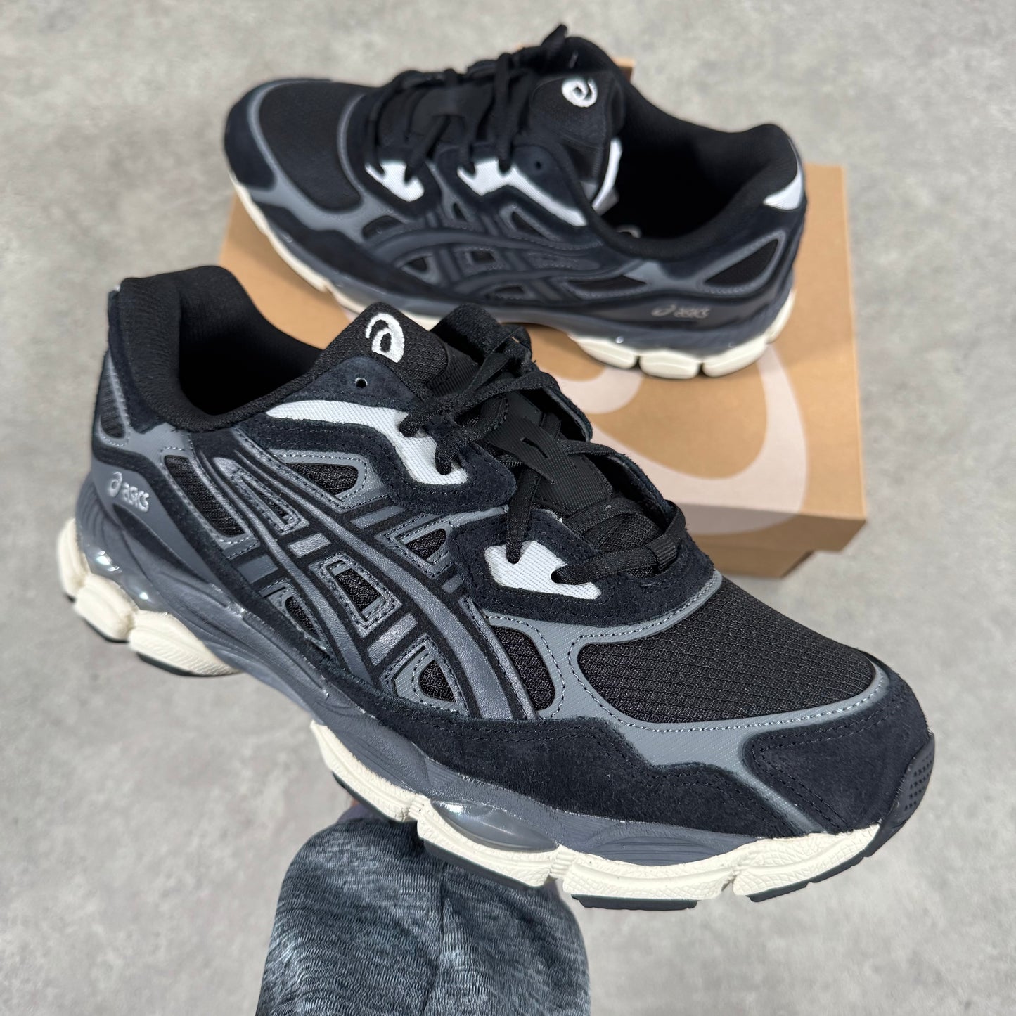 ASICS GEL-NYC (GRAPHITE GREY)