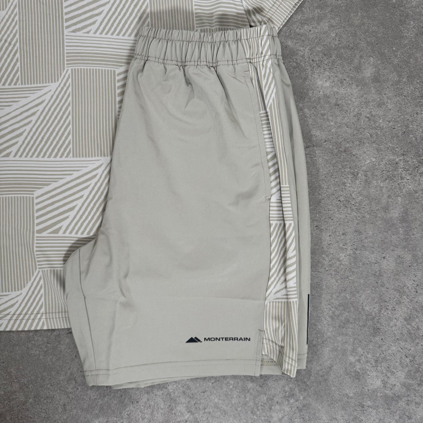 MONTERRAIN THEORY WOVEN SHORTS (SILVER BIRCH)