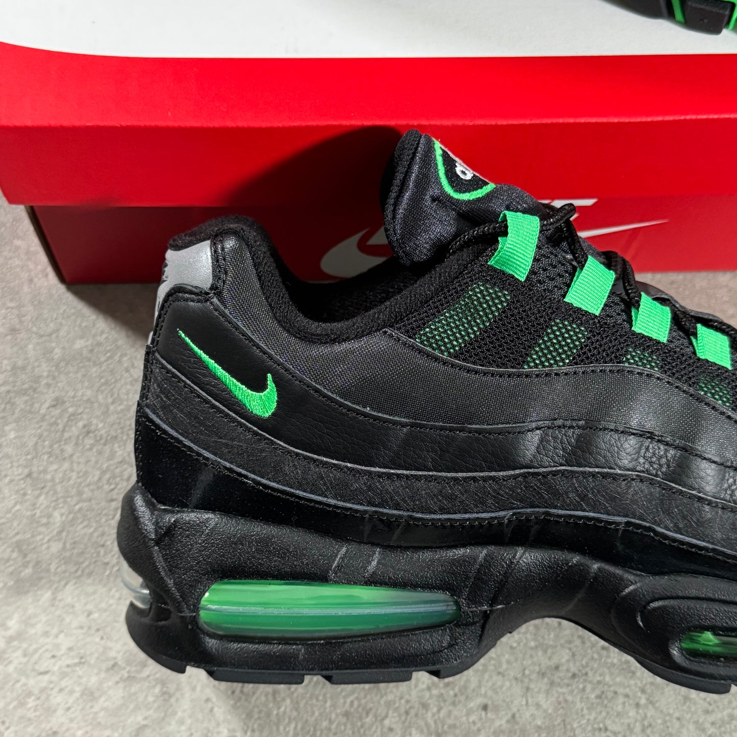 NIKE AIR MAX 95 “BIG BUBBLE” (GREEN SHOCK)
