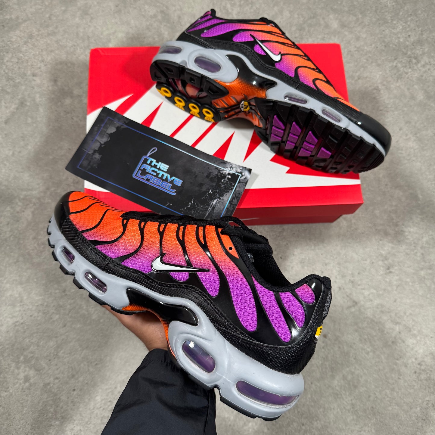 NIKE AIR MAX PLUS (DESERT SUNSET)