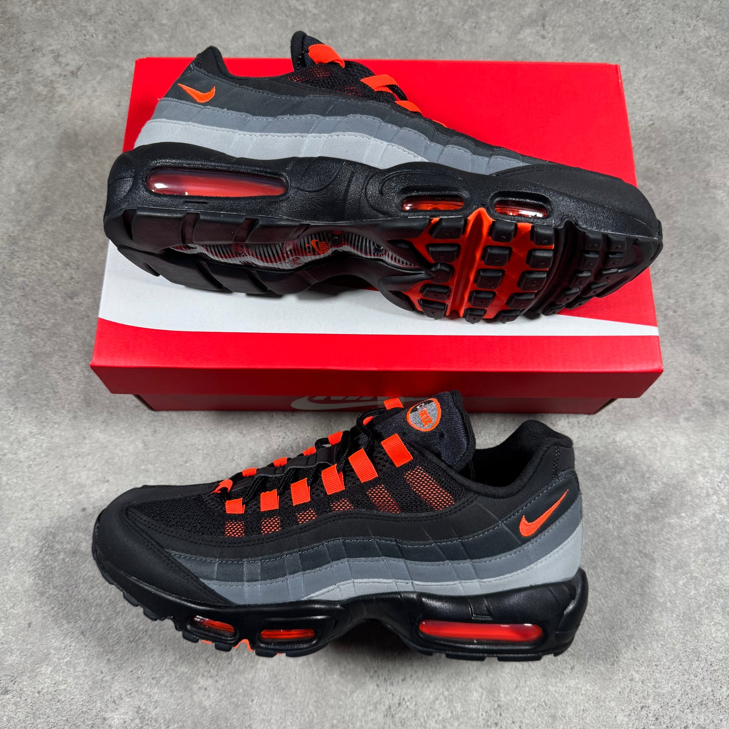 NIKE AIR MAX 95 (CRIMSON RED)