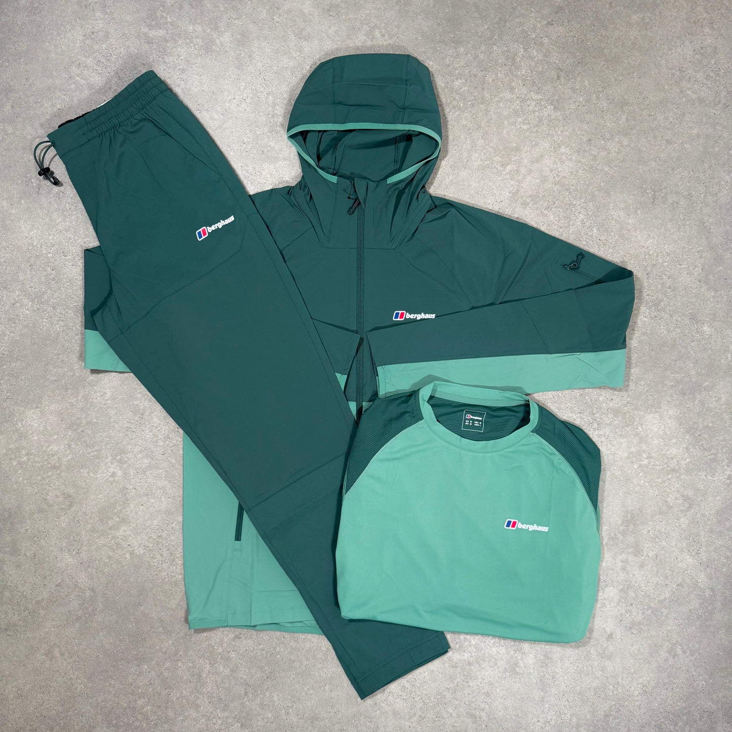 BERGHAUS TRACKSUIT/T-SHIRT (GREEN)