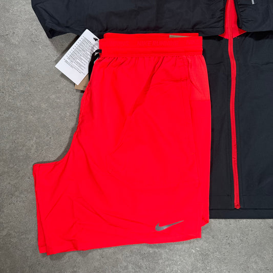NIKE STRIDE SHORTS 7INCH (FIRE RED)