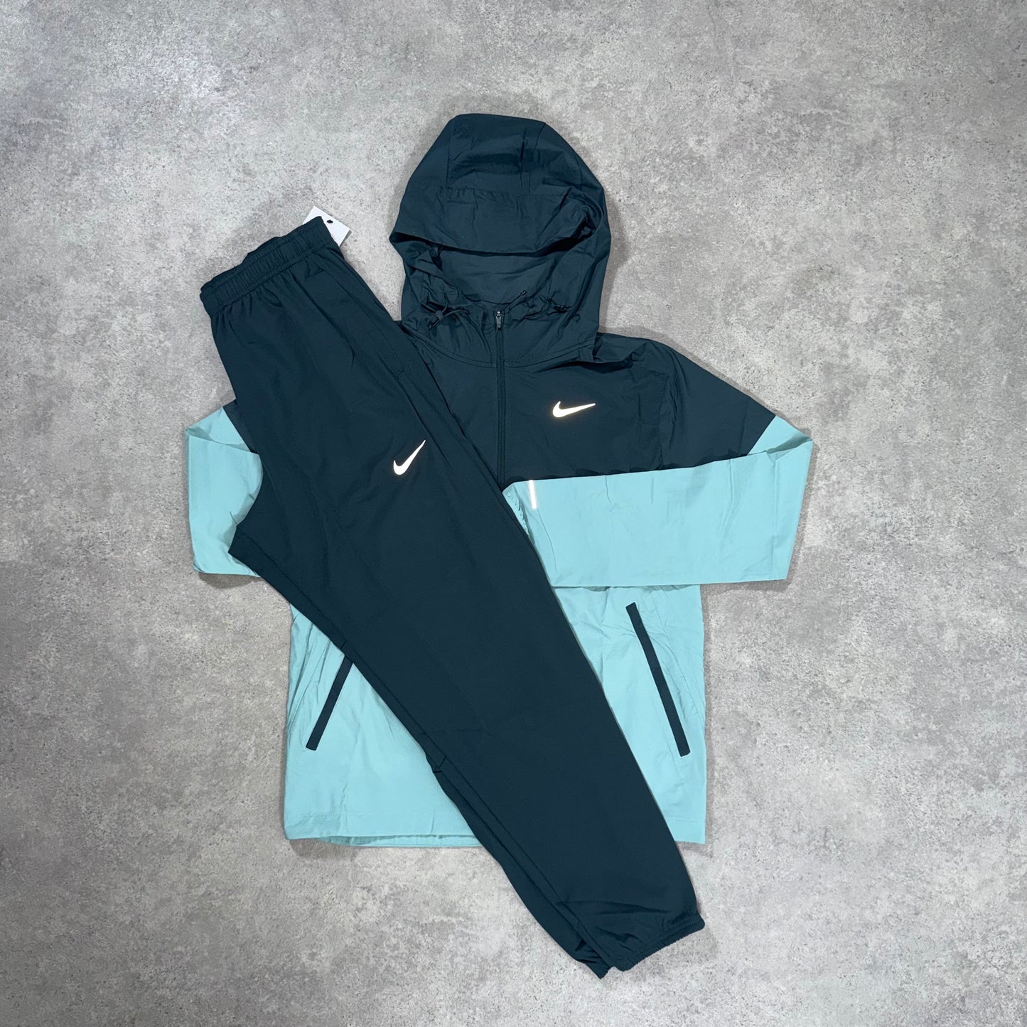 NIKE PACKABLE CHALLENGER TRACKSUIT (GREEN)