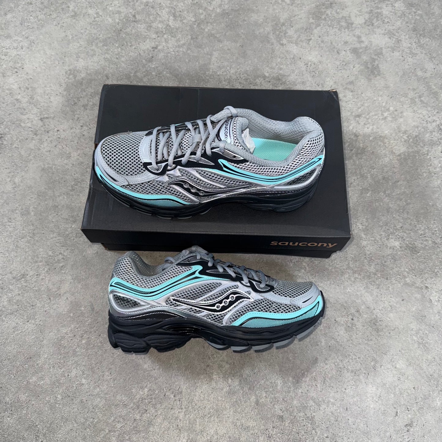 SAUCONY PROGRID OMNI 9 (GREY/MINT)