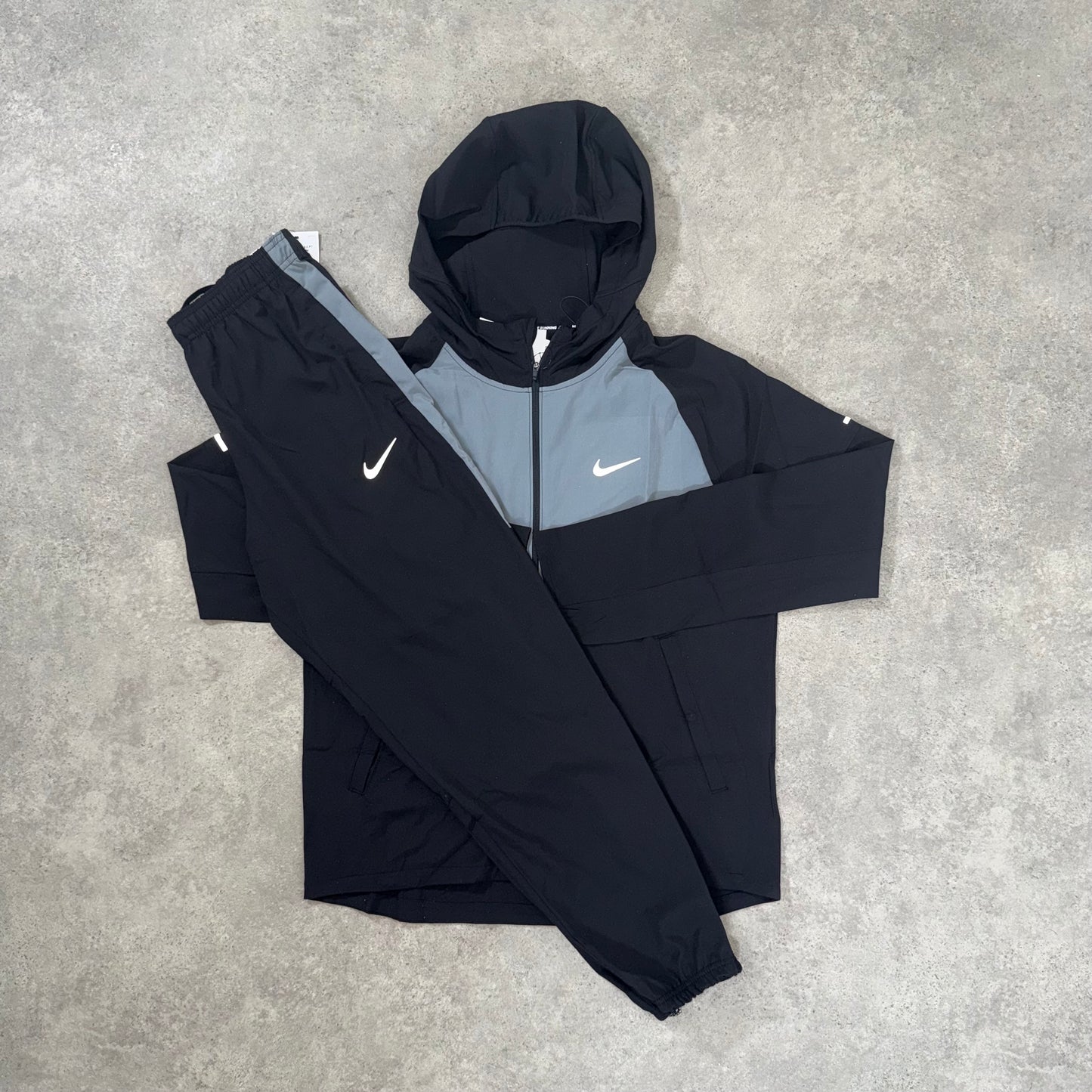 NIKE MILER 2.0 TRACKSUIT (BLACK/GREY)