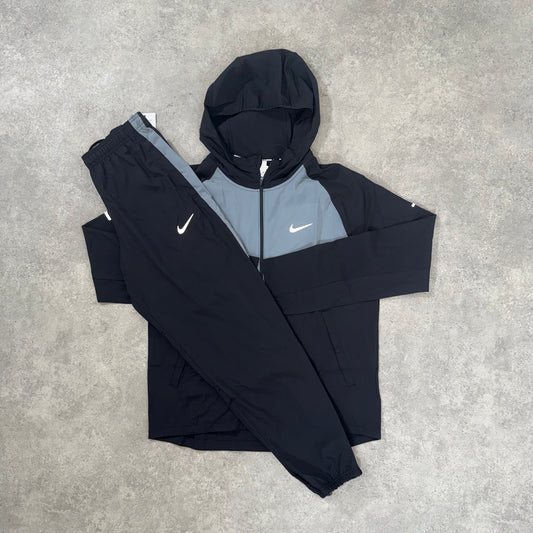 NIKE MILER 2.0 TRACKSUIT (BLACK/GREY)