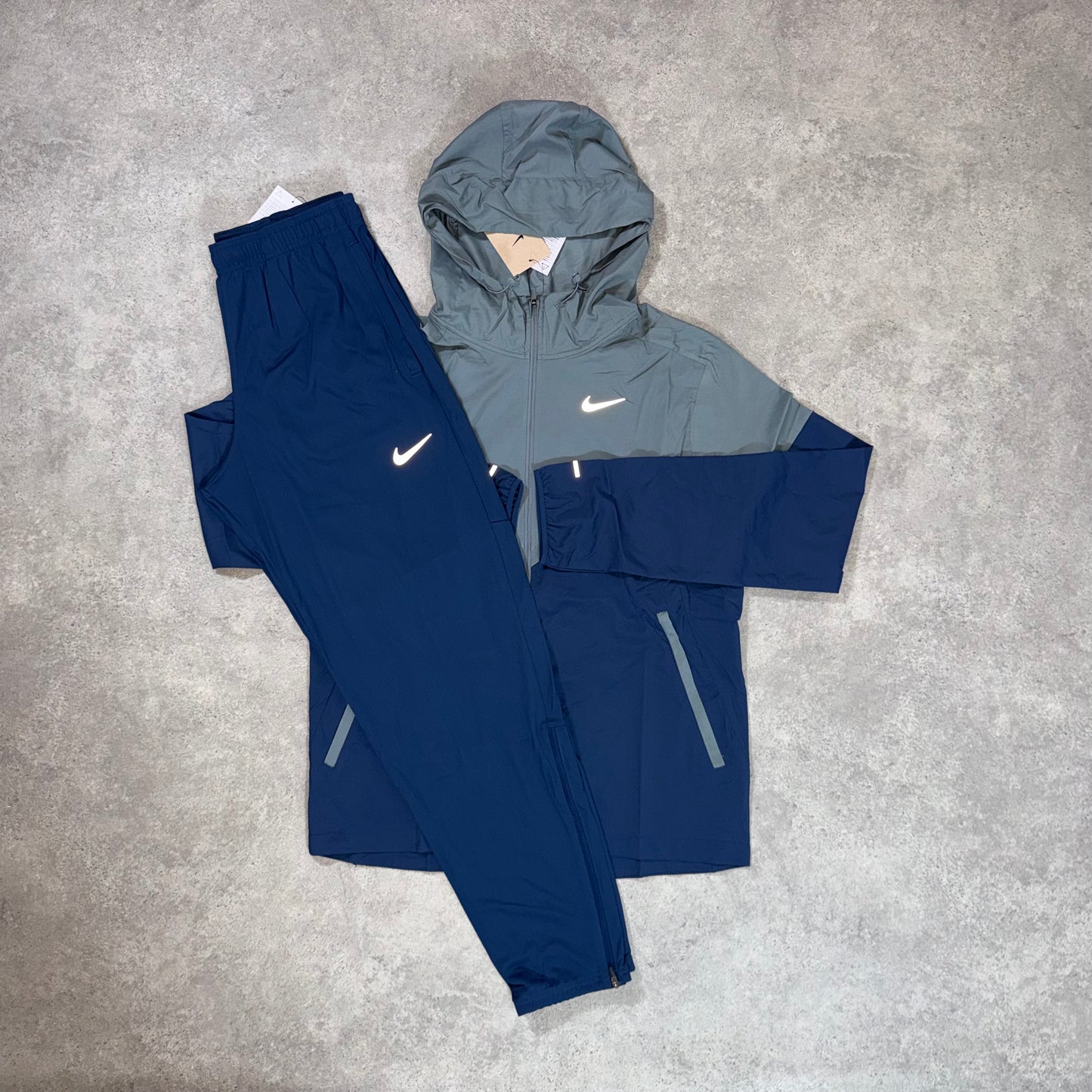 NIKE LIGHT WINDRUNNER TRACKSUIT (NAVY/GREY)