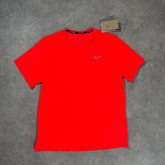 NIKE RUN DRI-FIT T-SHIRT (FIRE RED)