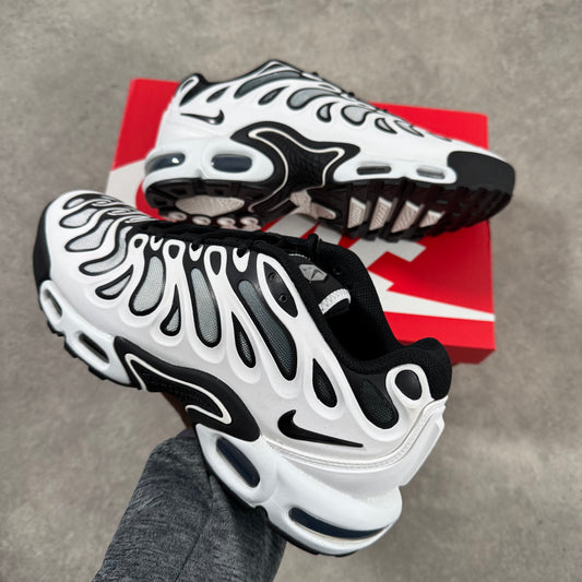 NIKE AIR MAX PLUS DRIFT (BLACK/WHITE)