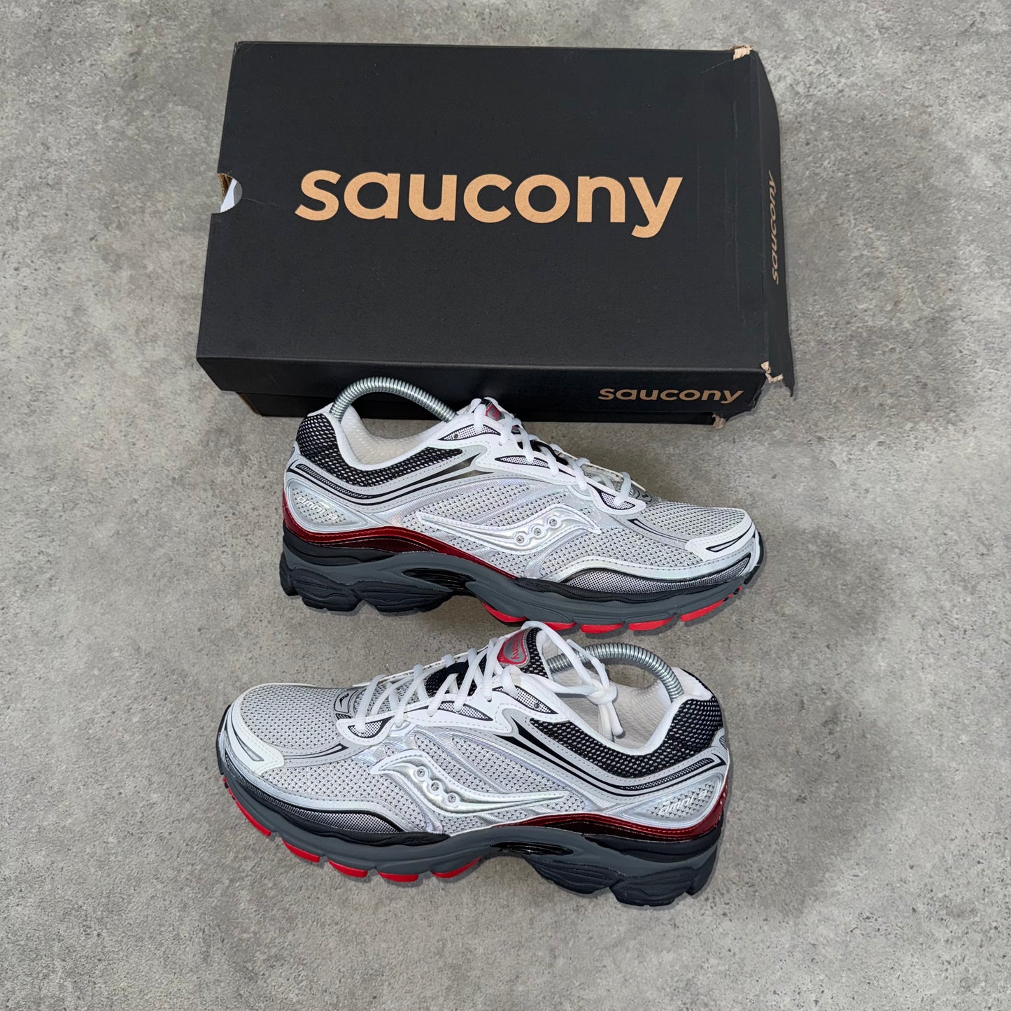 SAUCONY PRO GRID OMNI 9 OG (WHITE/GREY/RED)