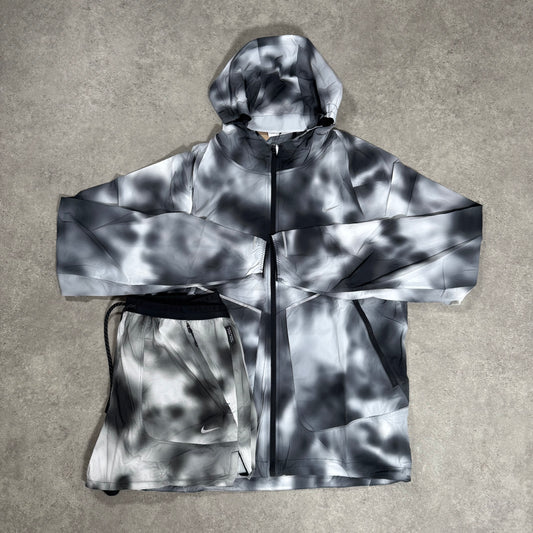 NIKE RUNNING DIV JACKET SHORT SET (CLOUDY BLACK)
